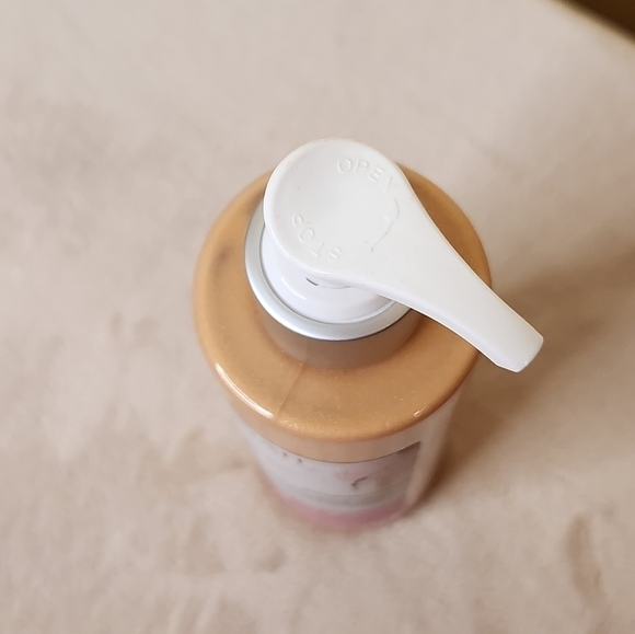 Aminnah AMNH 24K Gold Glow Body Lotion Smartass & Sass Sparkle - Picture 6 of 6